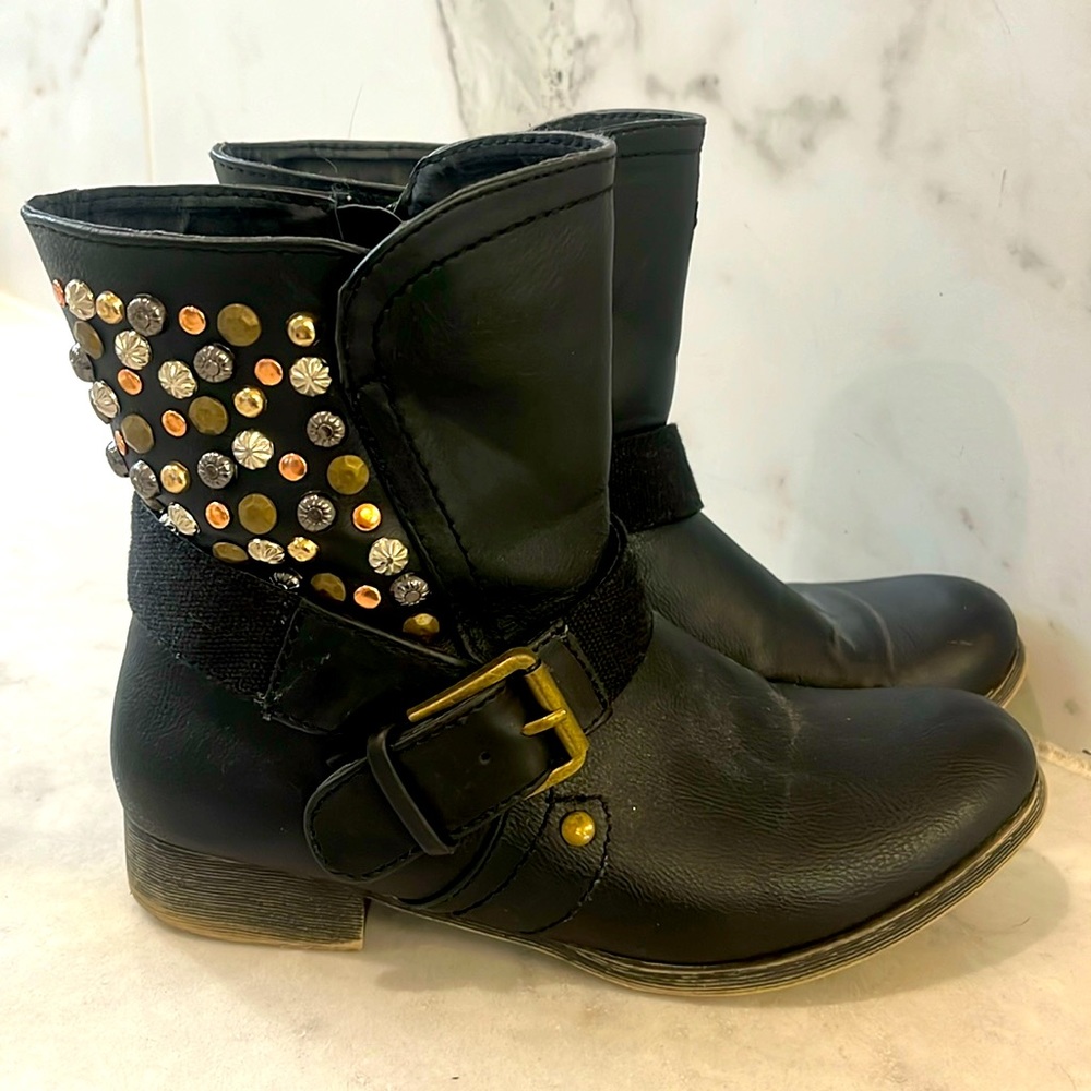 Black biker boots size 5 with metal detail in silver, gold and rose gold